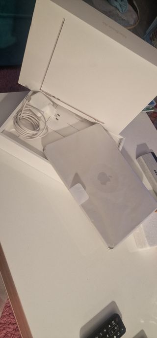 MacBook Air 13,6 M2 8GB Plata