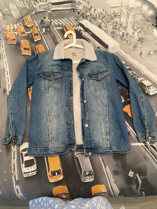 Chaqueta vaquera Stradivarius interior borreguito