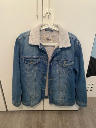 Chaqueta vaquera Stradivarius interior borreguito