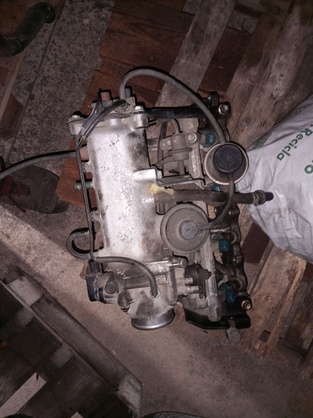 Cuerpo de admisión G16