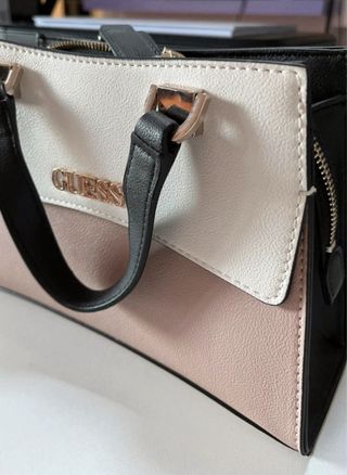 Borsa Guess originale con tracolla nuova.
