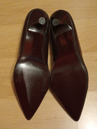 Zapatos de tacón negros para mujer