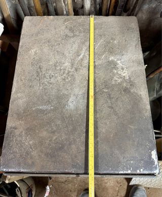 Banco de taller robusto y macizo para forjador.