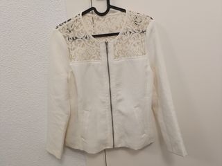 Chaqueta blanca con encaje