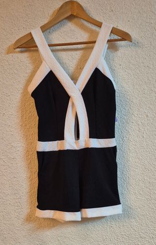 Mono corto negro y blanco