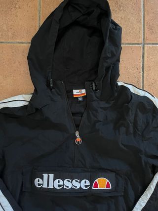 Cortavientos Ellesse Negro con Rayas Blancas