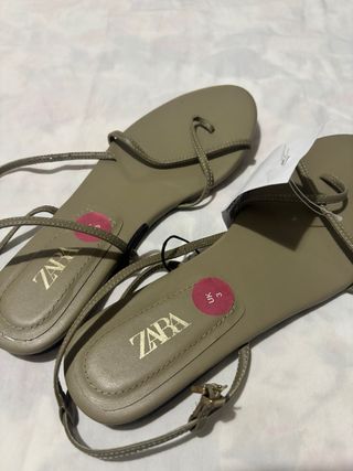 Sandalias ZARA Verde Oliva Talla 36