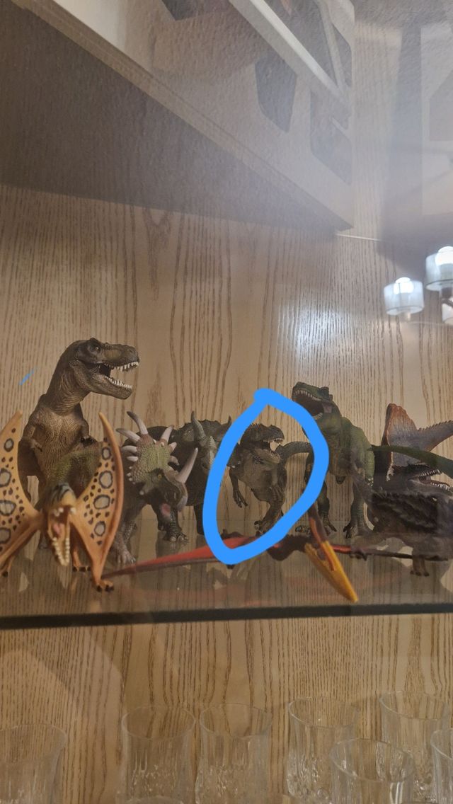 Dinosaurio de juguete