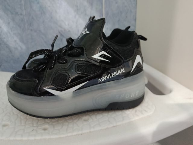 Zapatillas con ruedas n.31