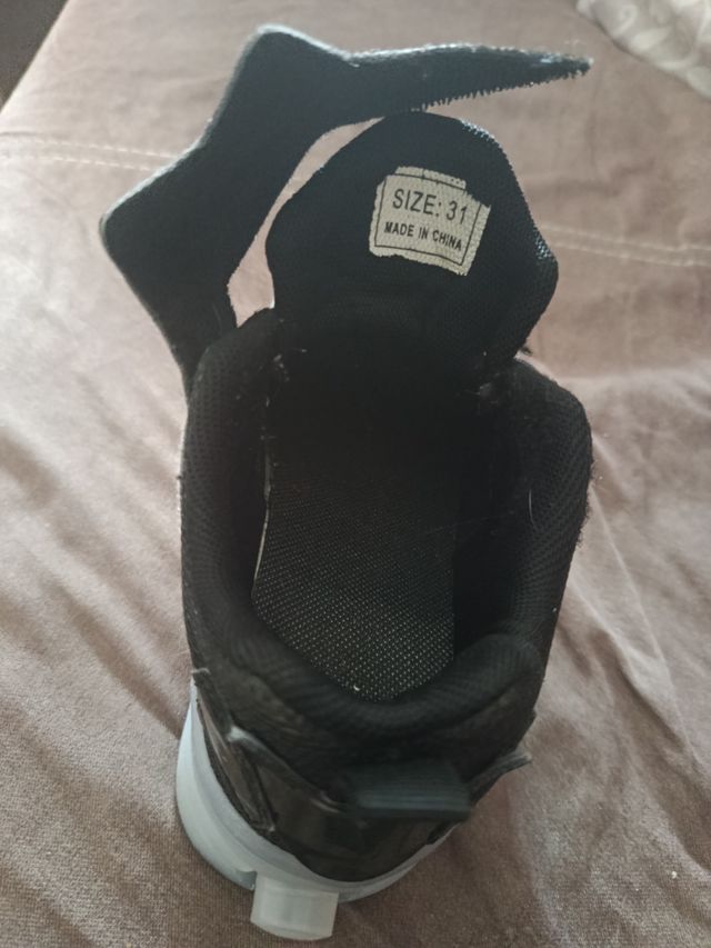 Zapatillas con ruedas n.31