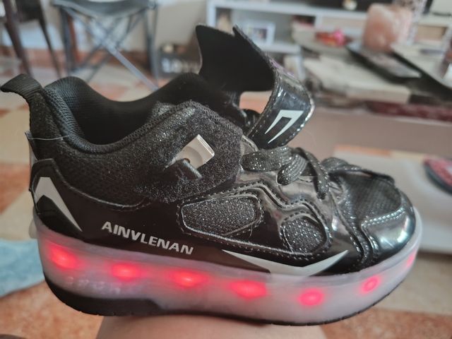 Zapatillas con ruedas n.31