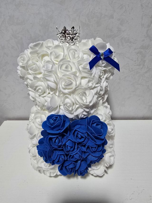Orso decorativo con rose