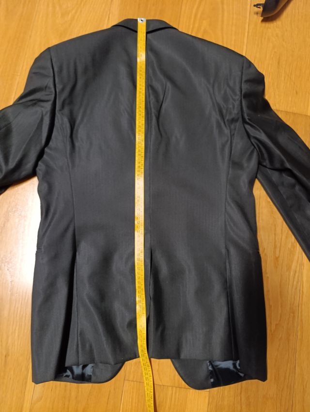 Abito da uomo nero per matrimonio