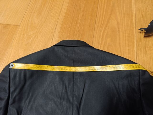 Abito da uomo nero per matrimonio