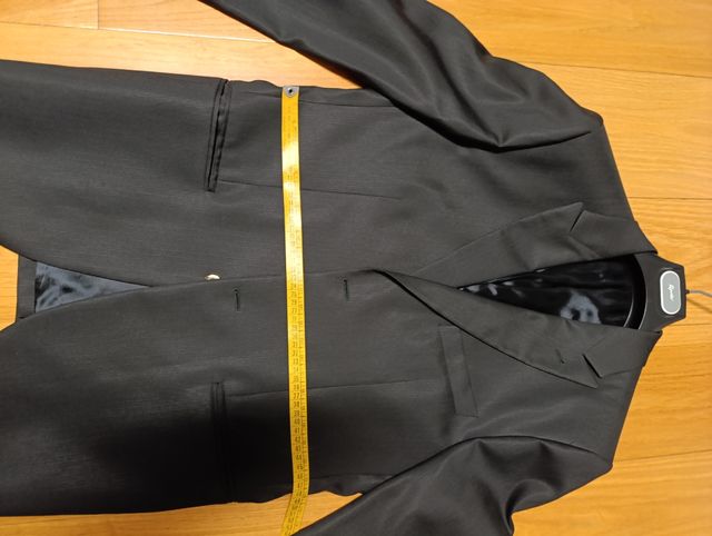 Abito da uomo nero per matrimonio