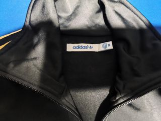 Chaqueta Adidas Negra y Dorada Talla M