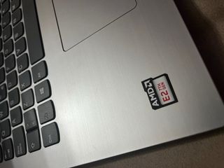 Lenovo Ideapad 330 AMD E2 7ª Gen Plata