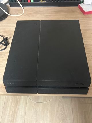PS4 (PlayStation 4) Negra + 19 Juegos
