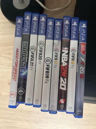 PS4 (PlayStation 4) Negra + 19 Juegos