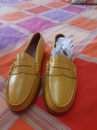 Mocasines Castellanos Amarillos
