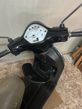 Vespa LX50 2T