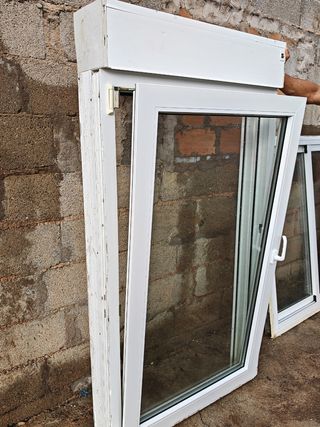 5 Ventanas PVC oscilobatientes 