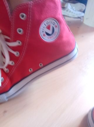 Zapatillas Victoria Rojas [PRECIO NEGOCIABLE]