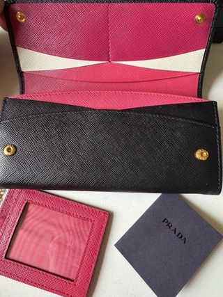 PRADA Portafoglio nero e rosa grande in pelle Saff