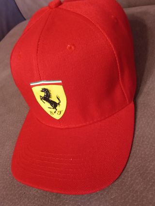 Cappello Ferrari F1 Rosso Regolabile Unisex