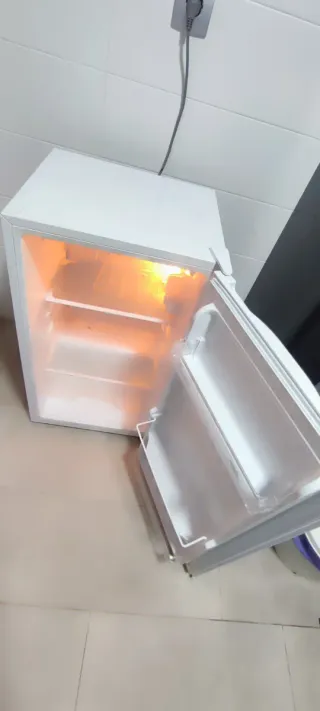 Frigorífico SVAN – Práctico (¡Sin congelador!)