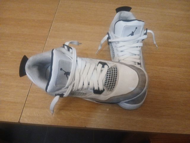 Zapatillas Jordan 4 Retro Military Black.