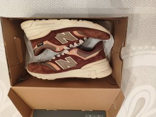 Zapatillas New Balance Marrones y Rosas