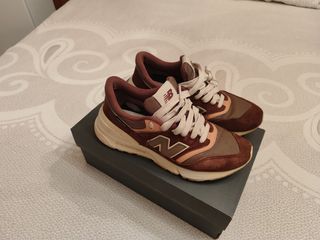 Zapatillas New Balance Marrones y Rosas