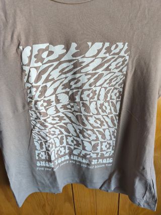 Camiseta beige Pull&Bear