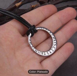 Collar Cuero y Acero Inoxidable con Runas Vikingas
