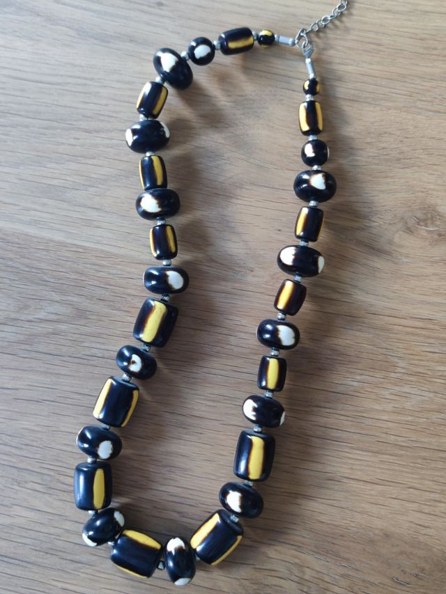 Collar de cuentas llamativo