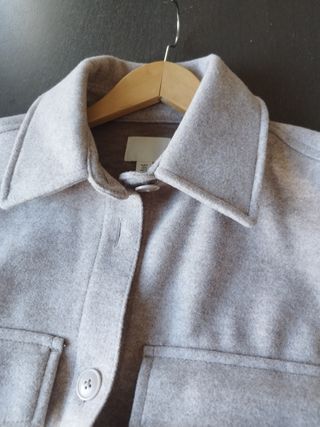 Abrigo tipo camisa beige
