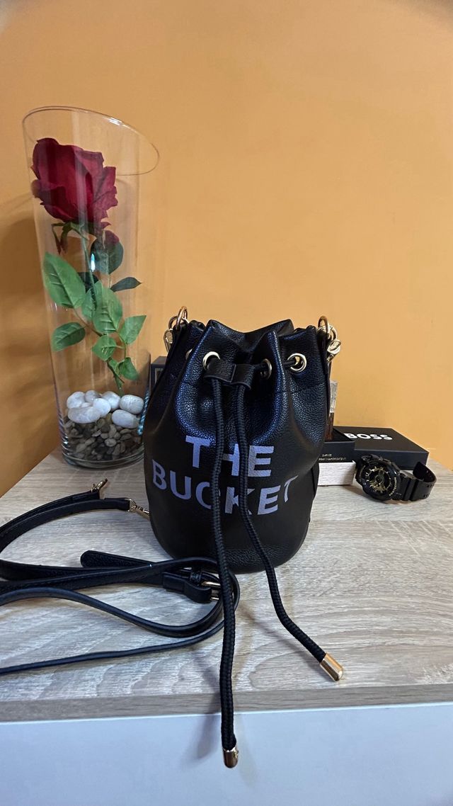 Bolso Negro THE BUCKET