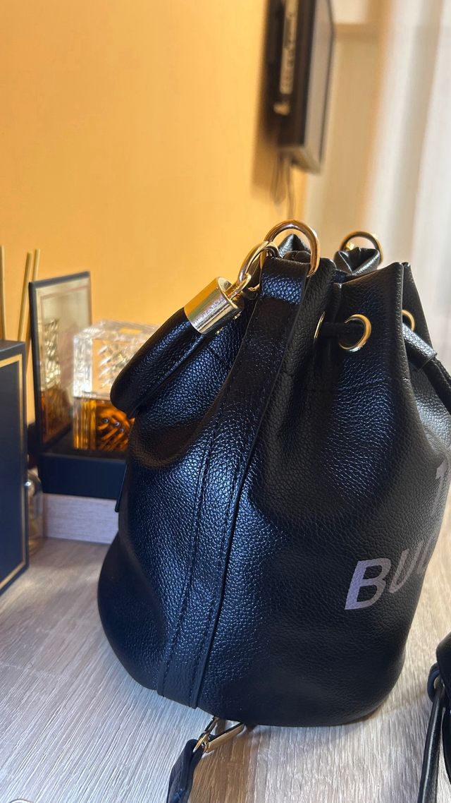 Bolso Negro THE BUCKET