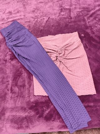 Leggings texturizados rosa, morado y burdeos 