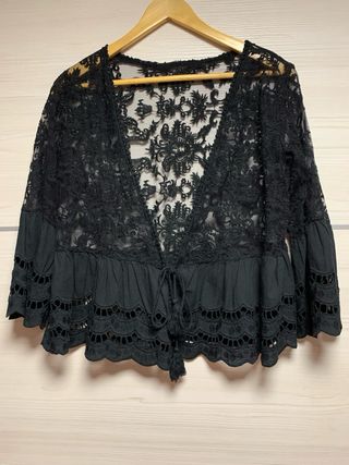 Chaqueta de encaje negra