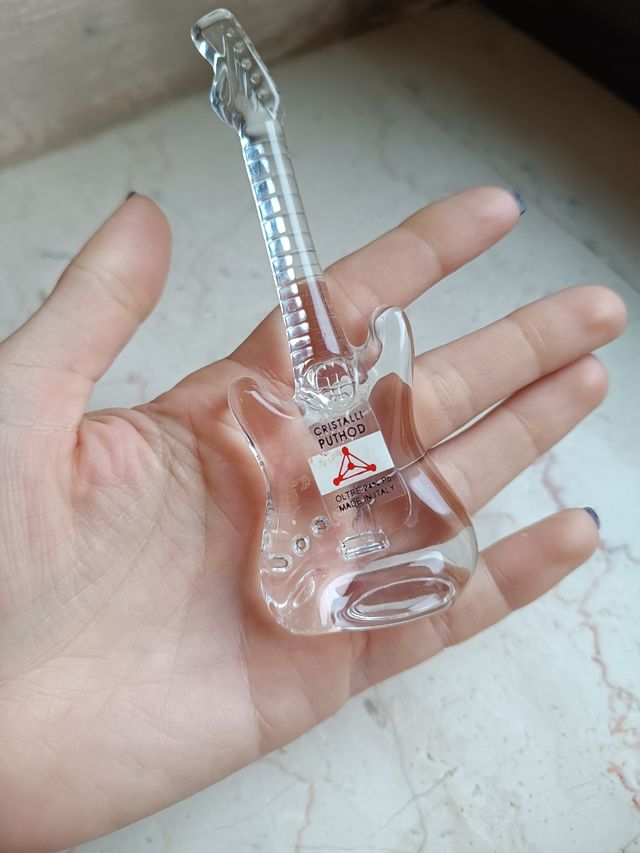 Chitarra Puthod in cristallo