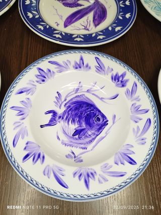 Platos decorativos peces pintados a mano