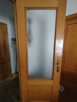 Puerta de comedor madera y cristal