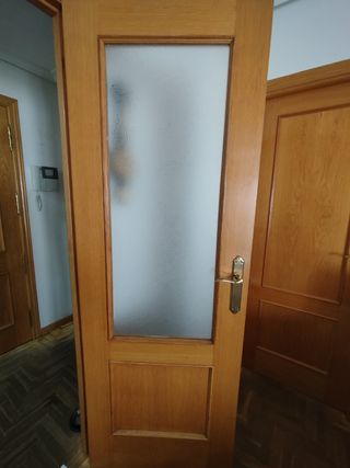Puerta de comedor madera y cristal