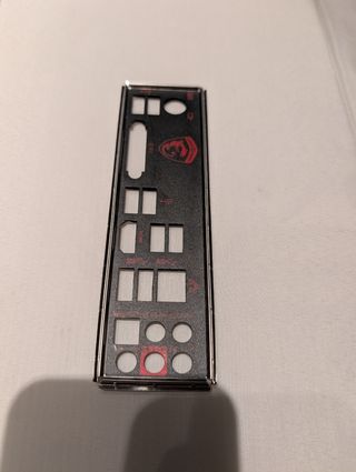 Placa base MSI con disipador y RAM HyperX