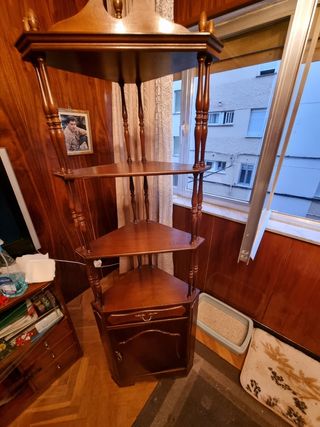 Mueble esquinero o rinconera de madera