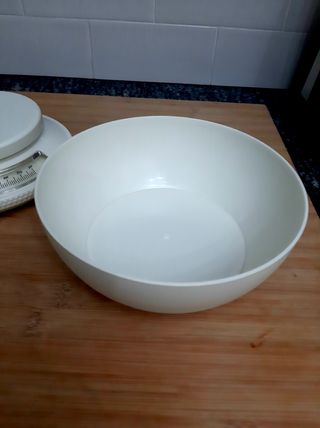 Balança de cozinha com taça branca