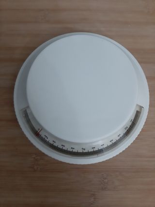 Balança de cozinha com taça branca