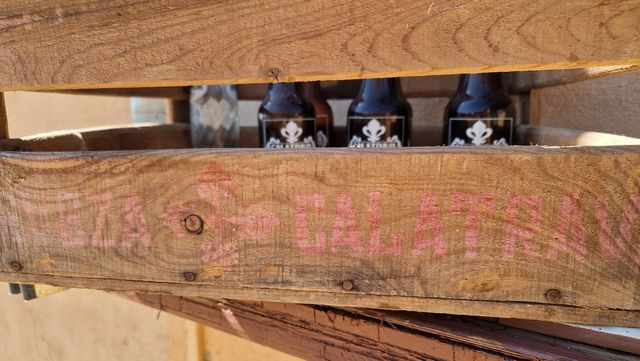 Caja de madera Cervezas Calatrava